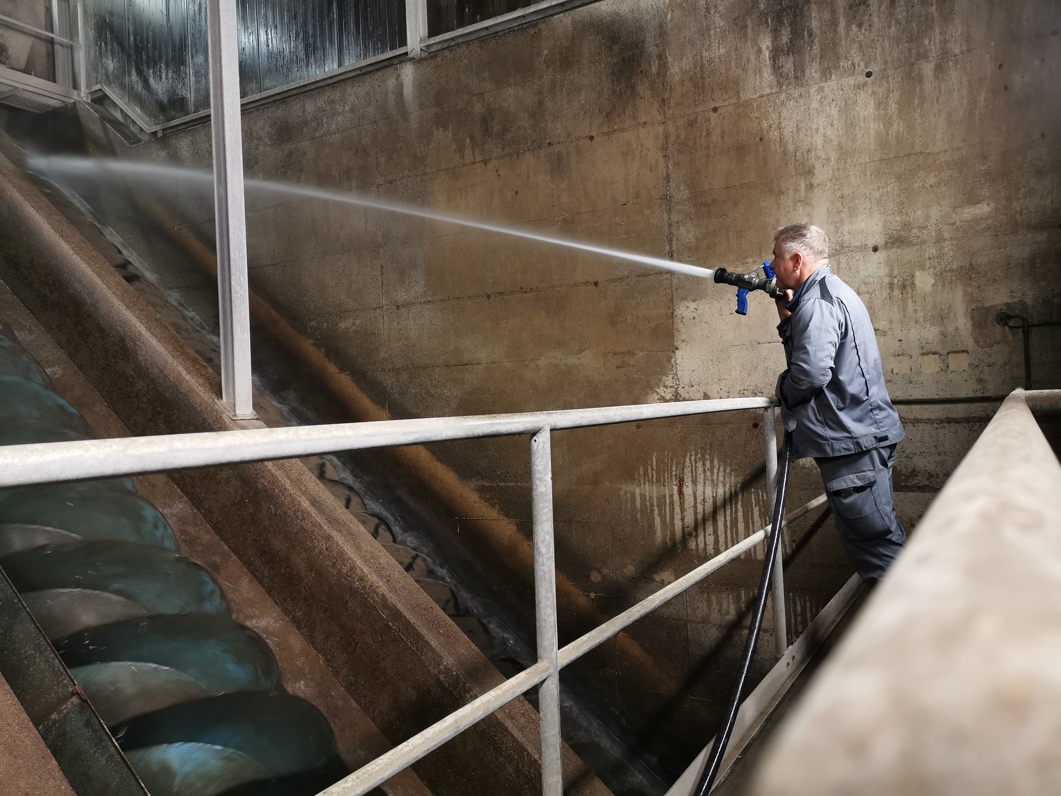 Fachperson Unterhalt Abwasserbauwerke